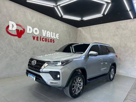 TOYOTA HILUX SW4 2.7 VVT-i FLEX SRV 7L 4X2 AUTOMÁTICO